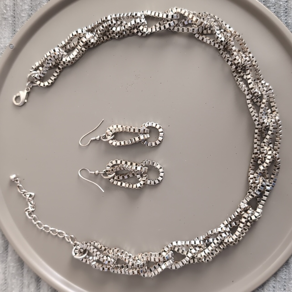 Box chain necklace and earrings silver